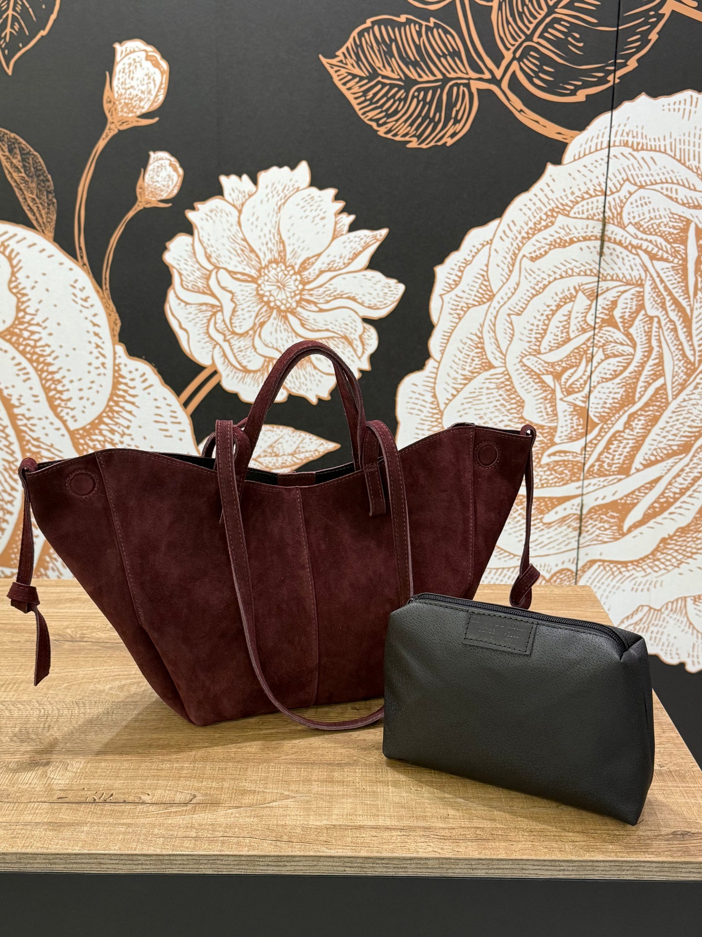 Borsa in suede con doppio manico e Pochette interna colore bordeaux