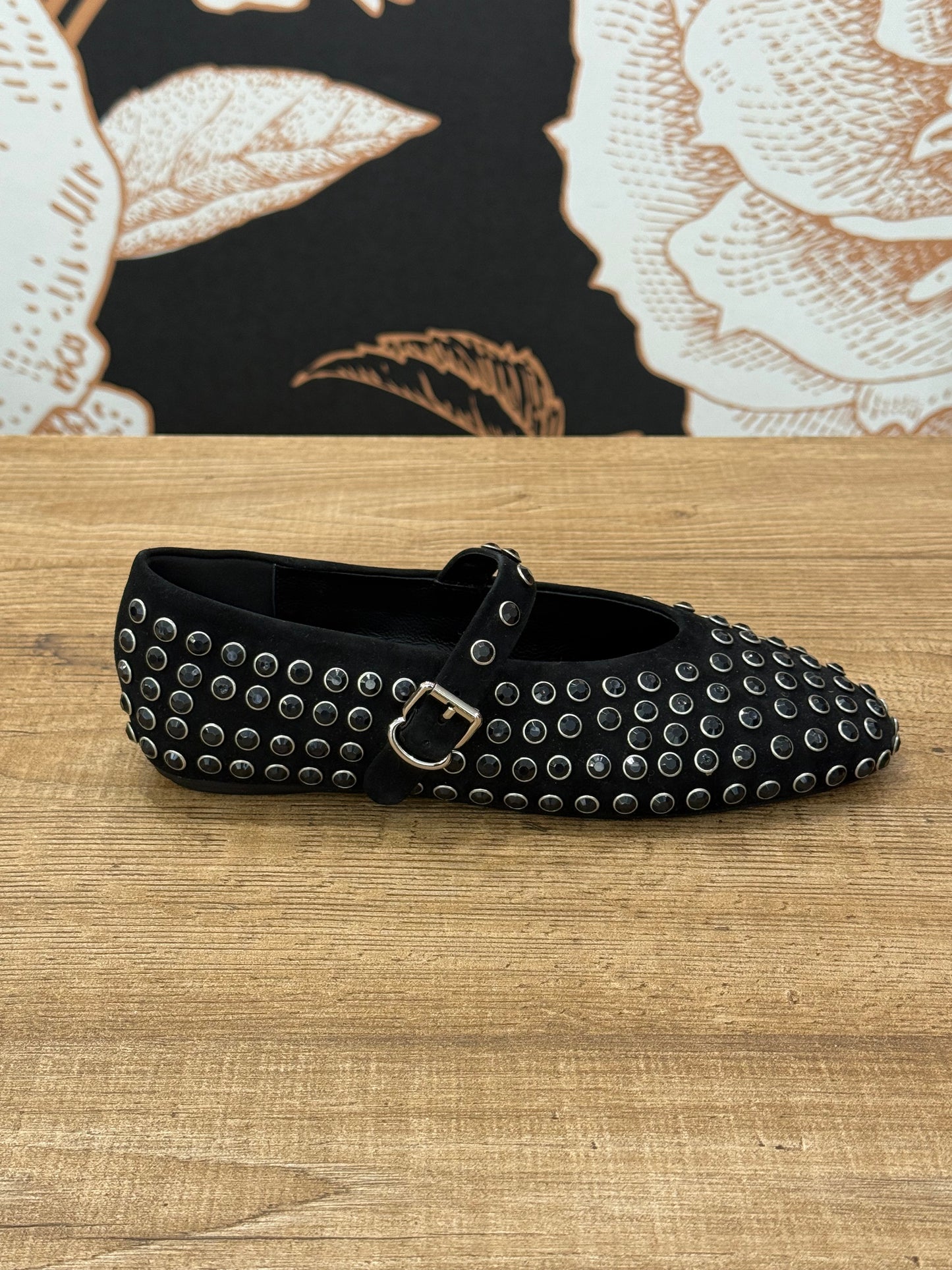 Ballerina in pelle scamosciata con pietre toto su tono - Ovyé