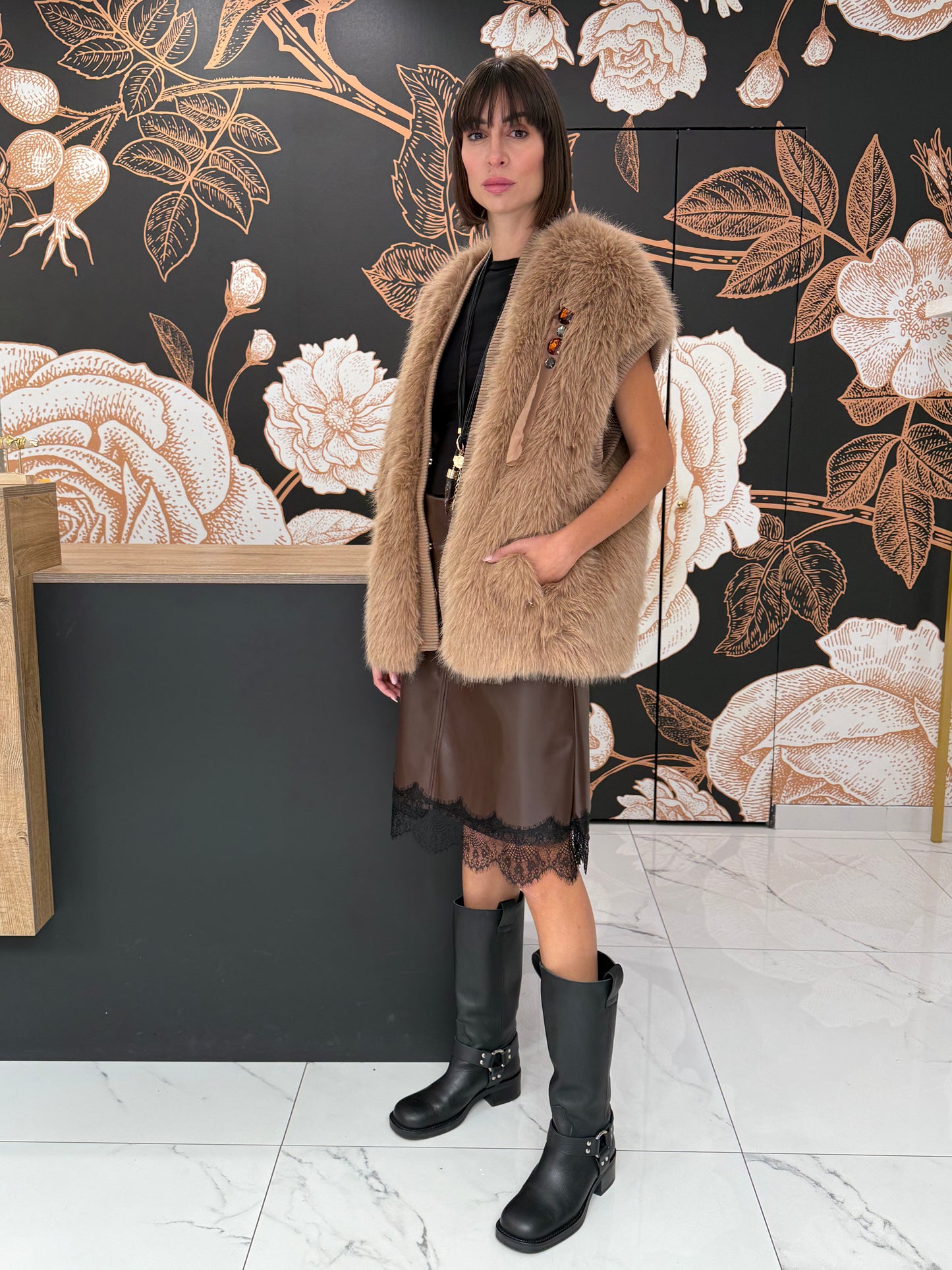 Gilet ecopelliccia con orli in maglia miele - Souvenir Clubbing