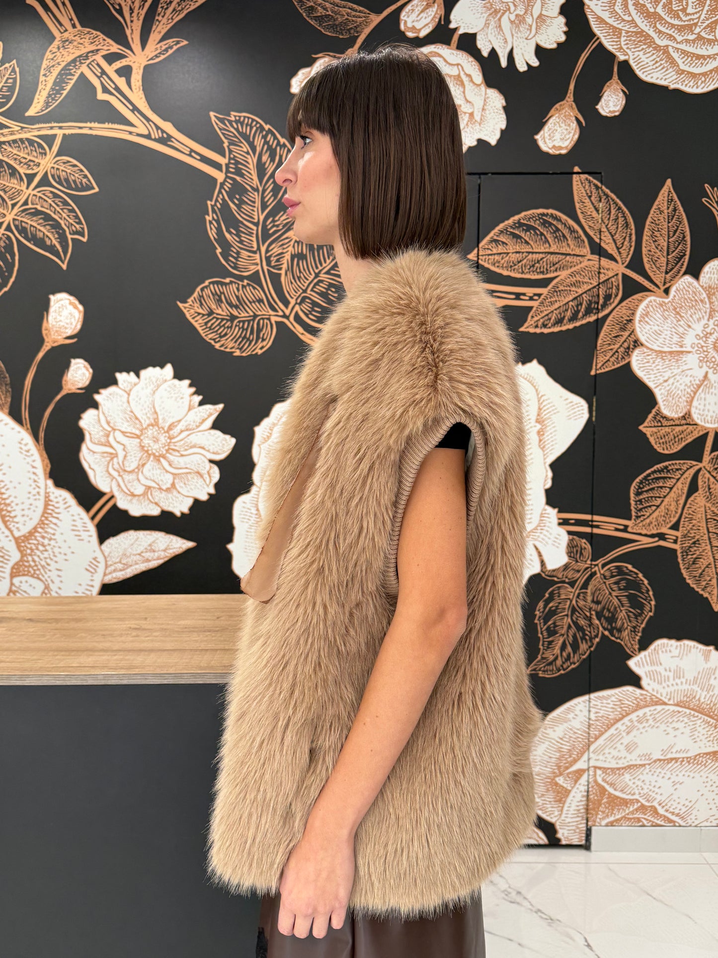 Gilet ecopelliccia con orli in maglia miele - Souvenir Clubbing