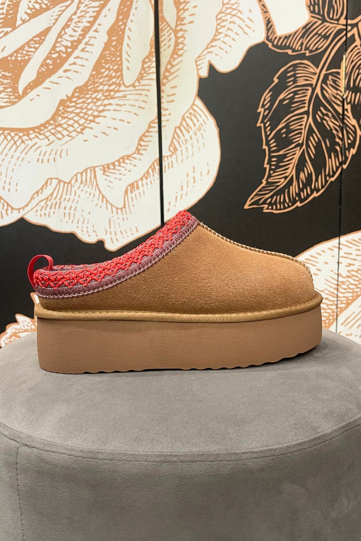 Sabot in pelle scamosciata con plateau camel - Ovyè