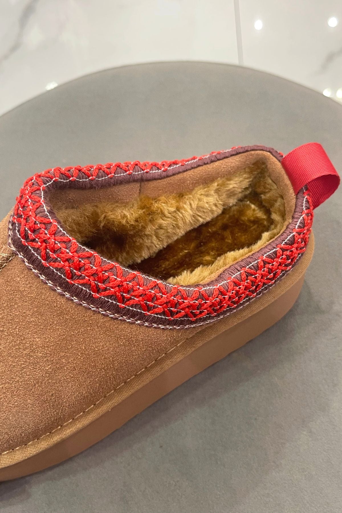 Sabot in pelle scamosciata con plateau camel - Ovyè