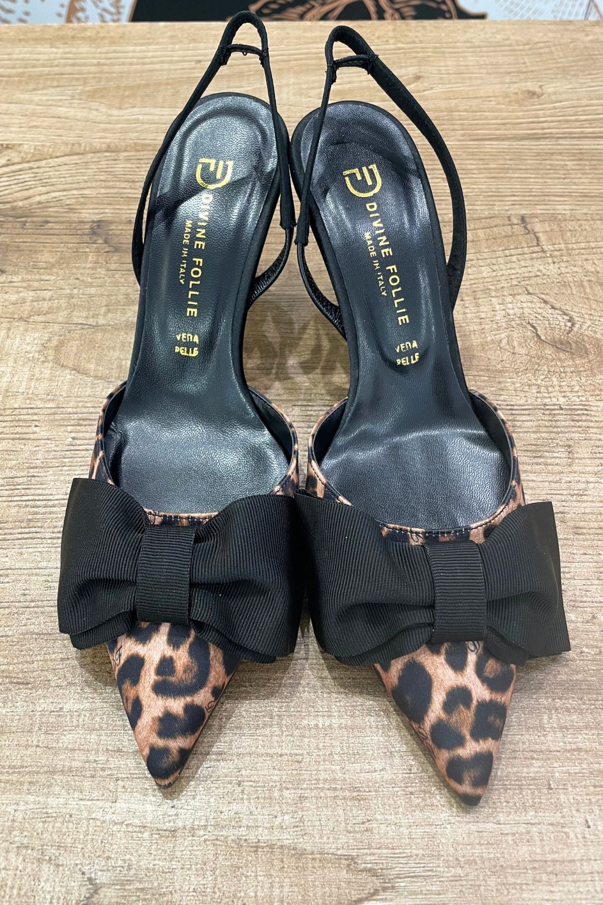 Slingback raso maculato con fiocco nero - Divine Follie