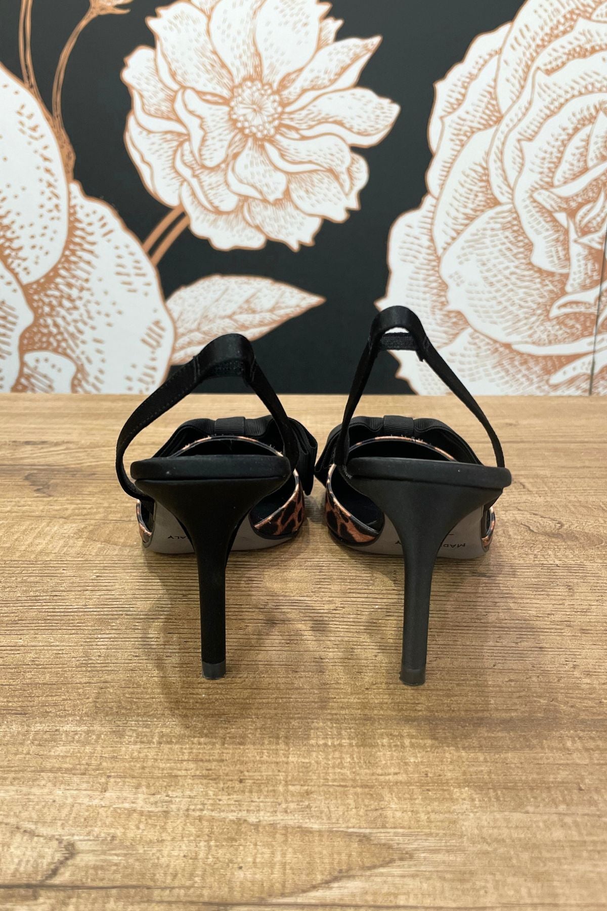 Slingback raso maculato con fiocco nero - Divine Follie