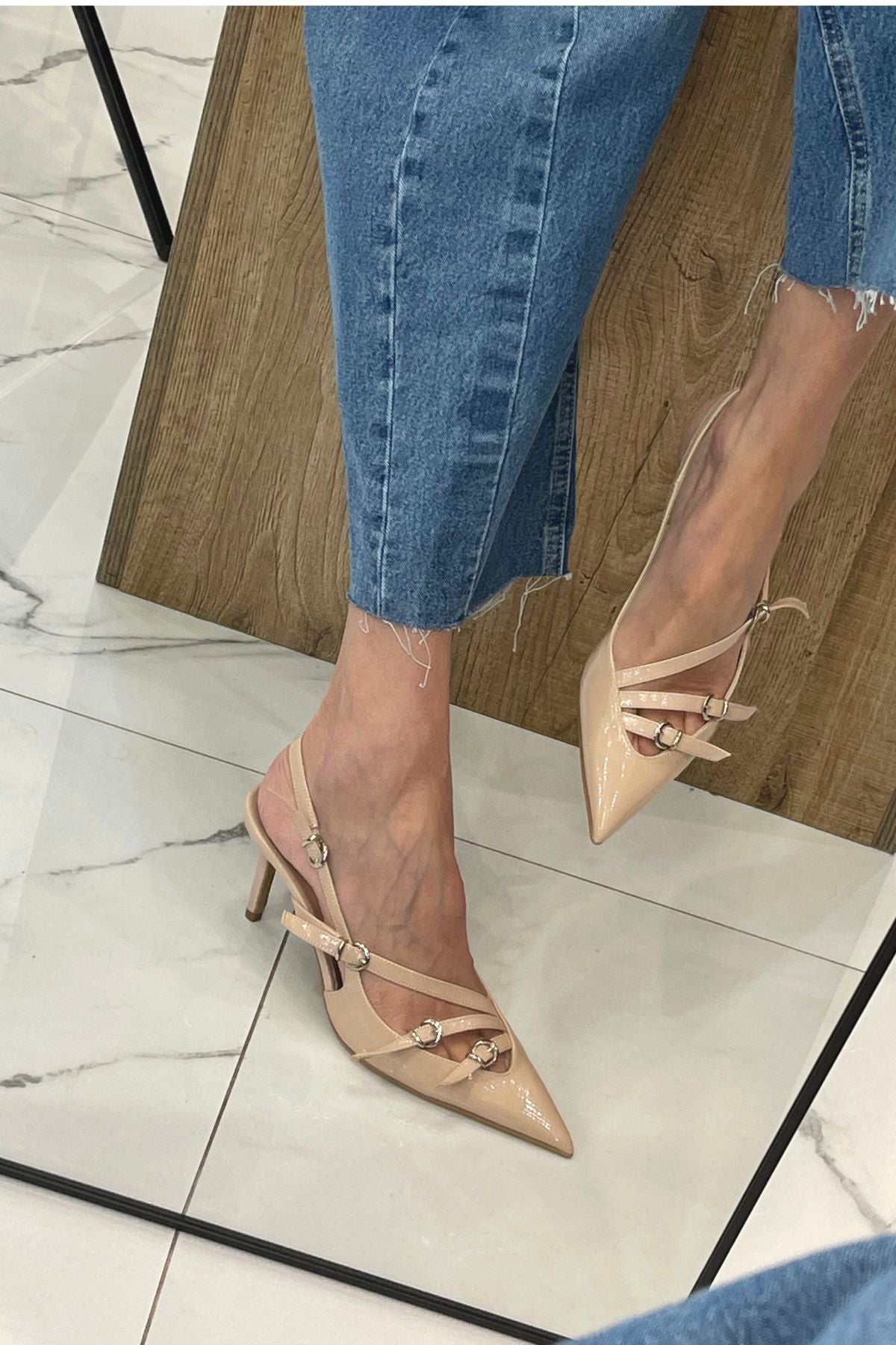 Slingback nude in vernice fibbie - Divine Follie