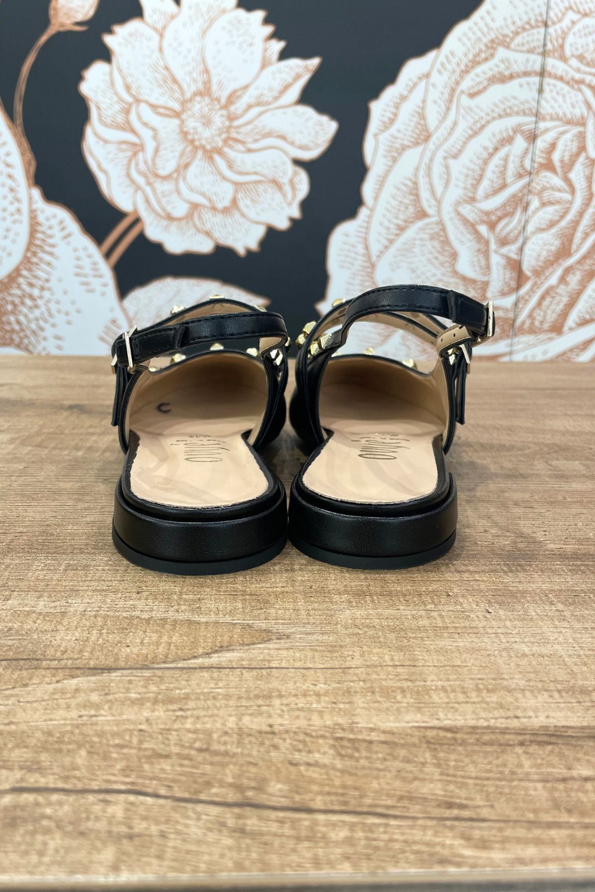Slingback flat nera borchie - Ovyè