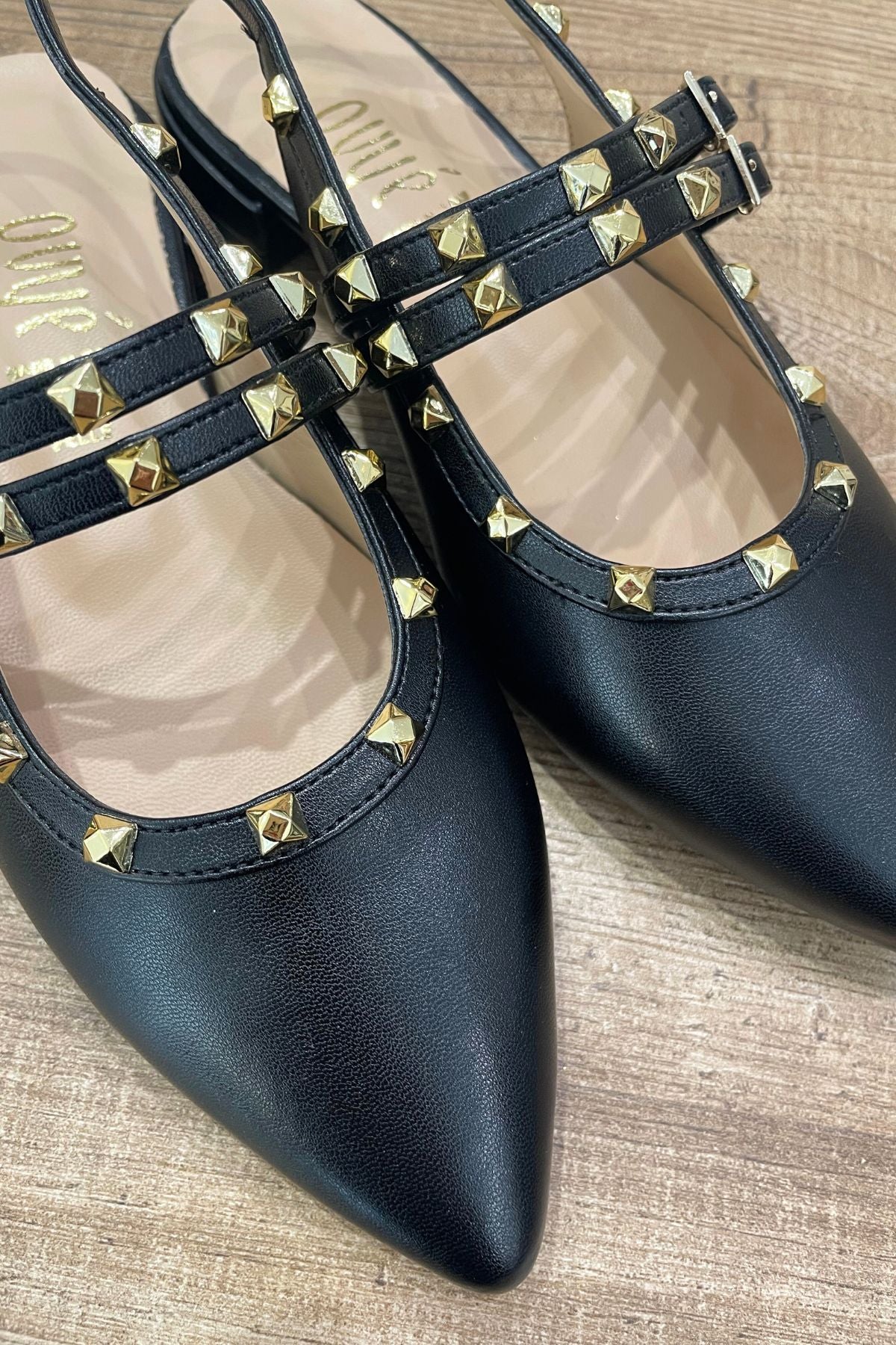 Slingback flat nera borchie - Ovyè