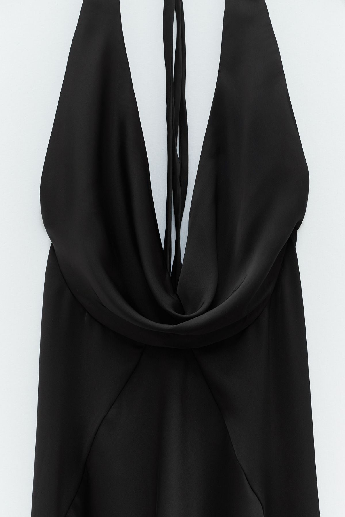 Abito lungo nero satinato con scollatura sul retro - Eleh