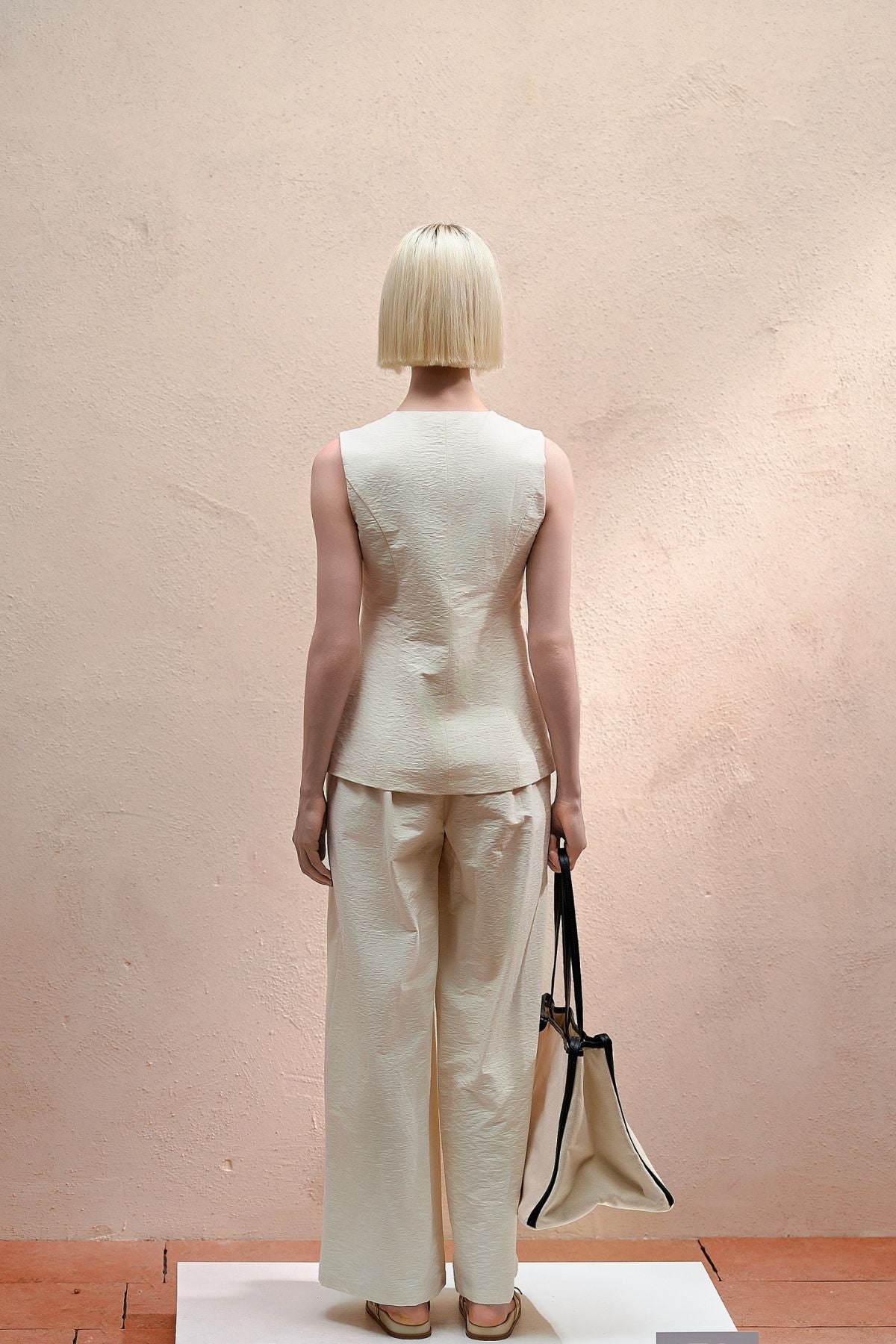 Pantaloni vita alta con pinces crema - Eleh