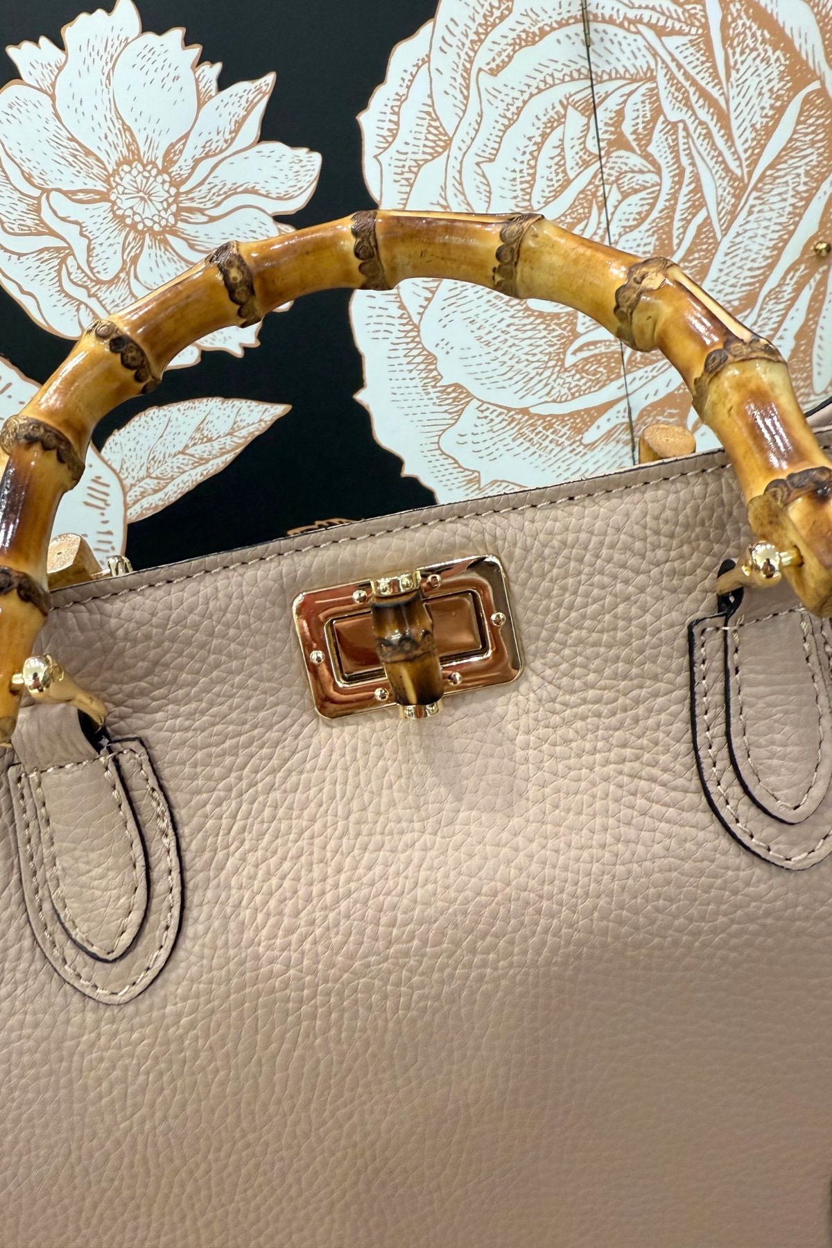 Borsa in pelle con manico bambù cipria - Emporio Club