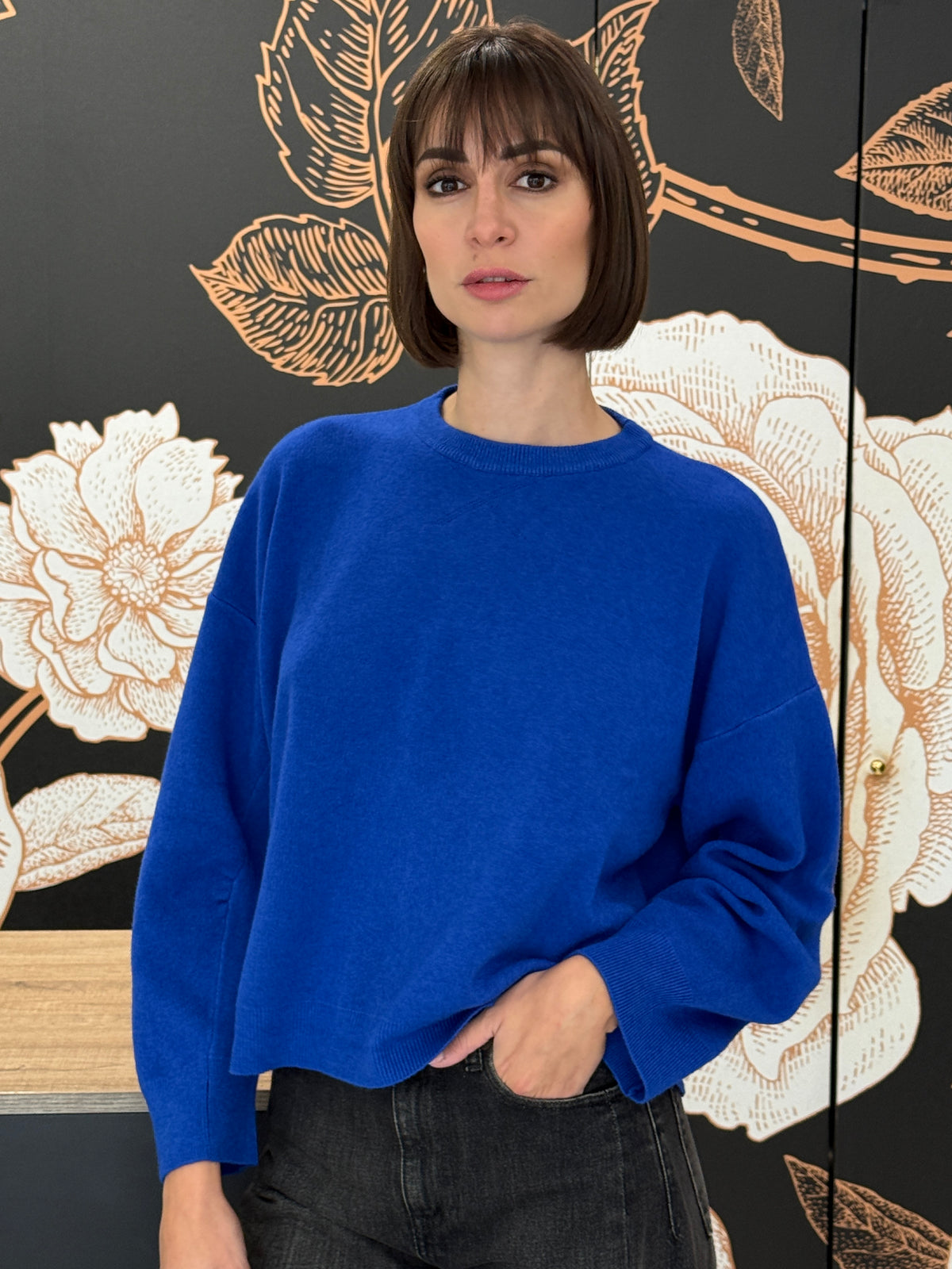 Maglia girocollo dalla linea boxy azzurra- HAVEONE