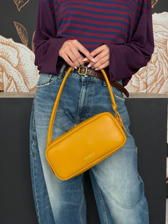 Borsa a spalla modello TRUNK senape - Vicolo