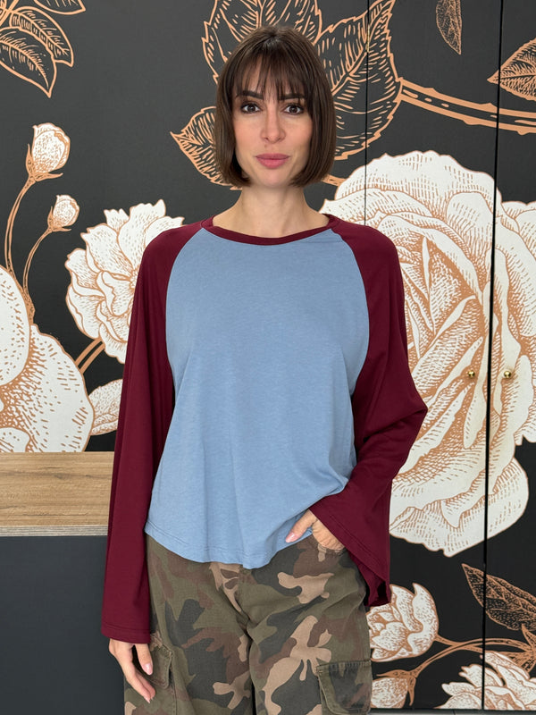 T-shirt bicolore manica over azzurro/bordeaux - vicolo