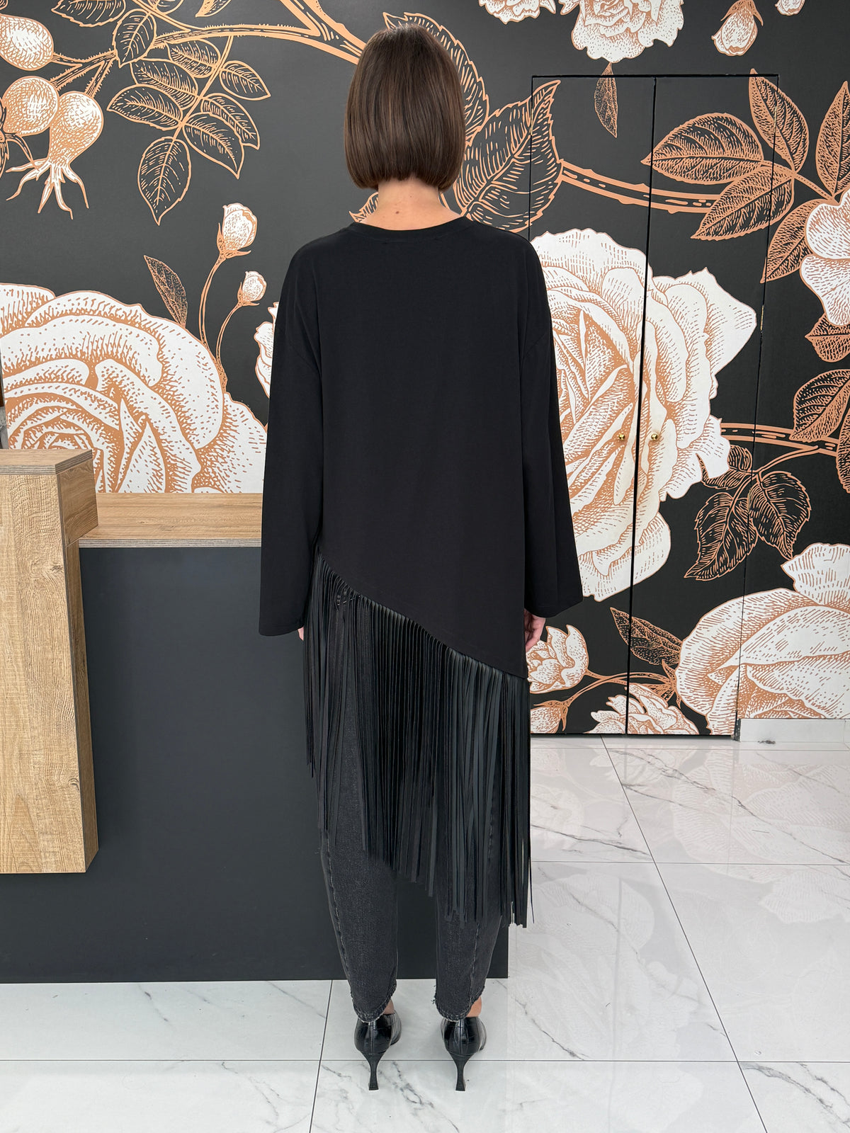 T-shirt con frange applicate in ecopelle nero - Haveone