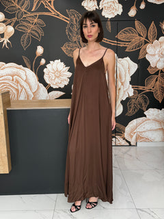 Abito satin con scollo a V cioccolato - Vicolo