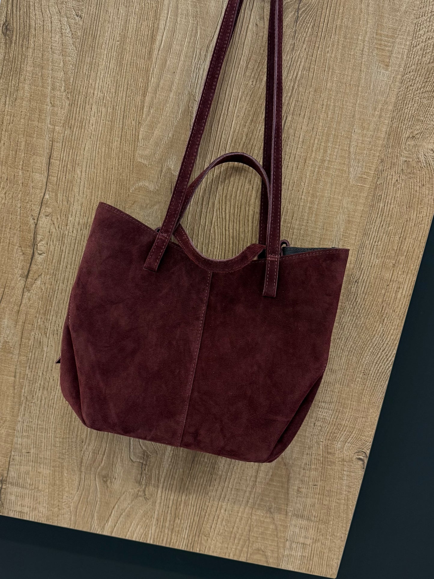 Borsa in suede con doppio manico e Pochette interna colore bordeaux