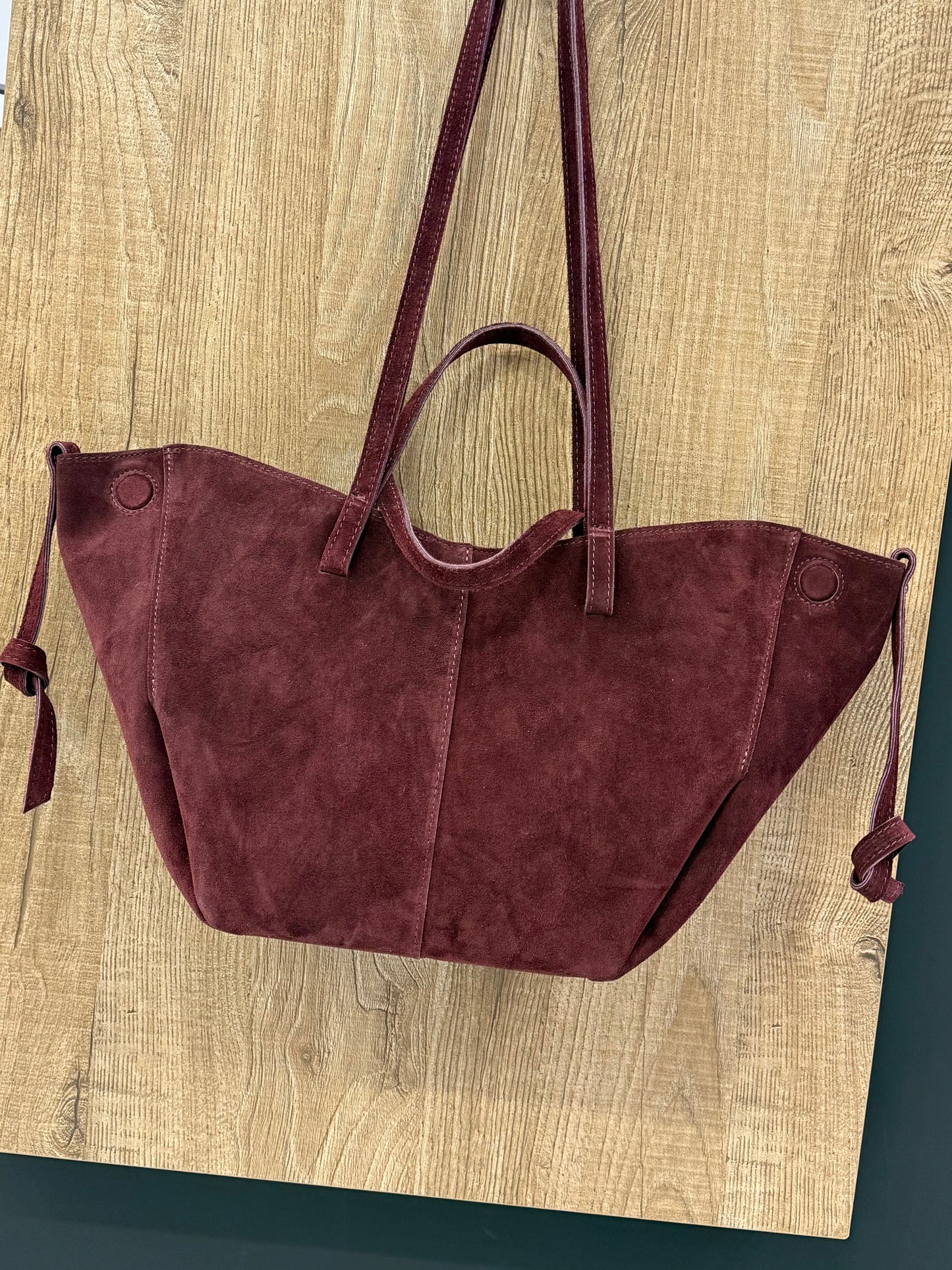 Borsa in suede con doppio manico e Pochette interna colore bordeaux
