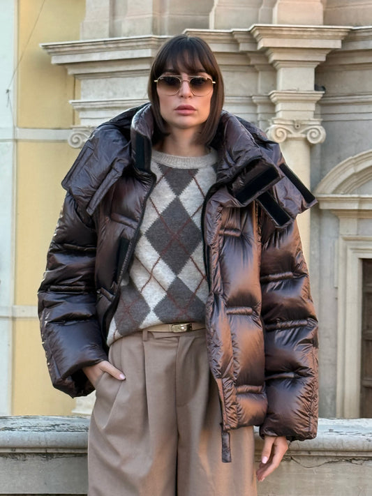 Piumino con cappuccio oversize cioccolato -Haveone