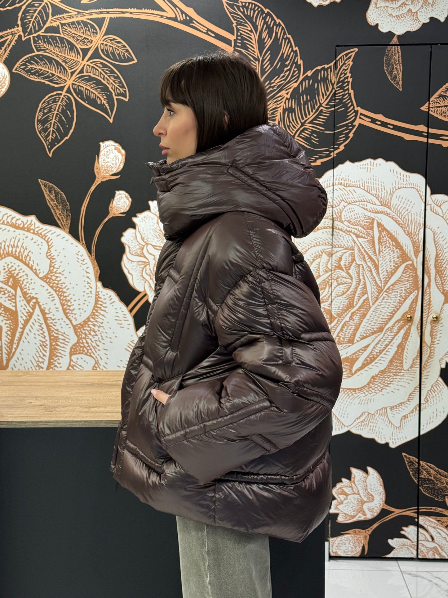 Piumino con cappuccio oversize cioccolato -Haveone