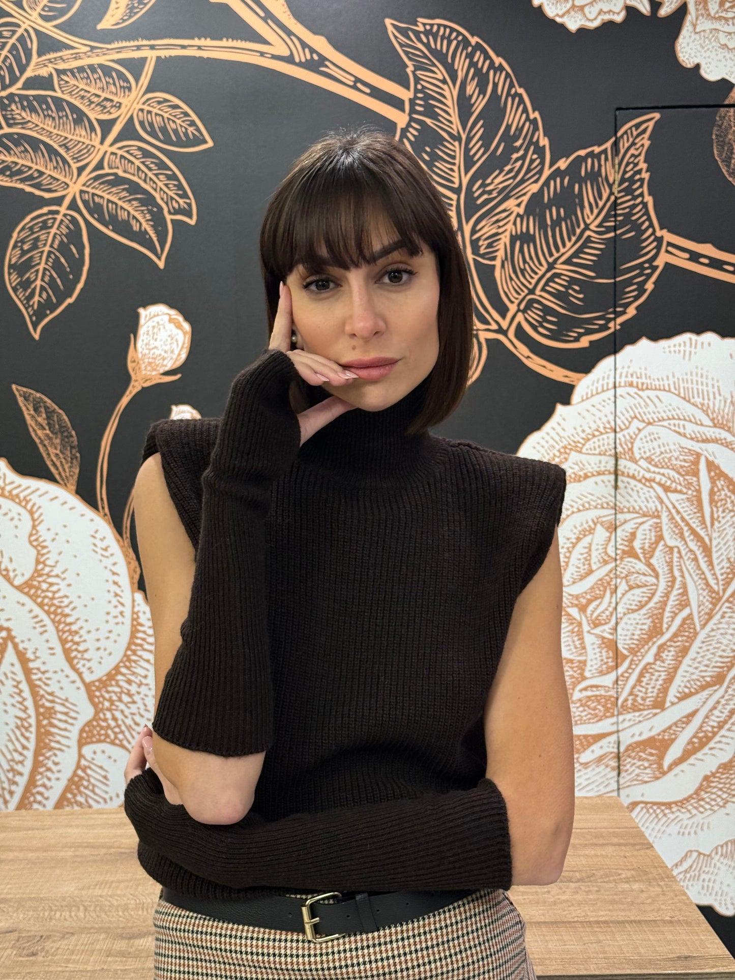 Gilet marrone con manicotti - Kontatto