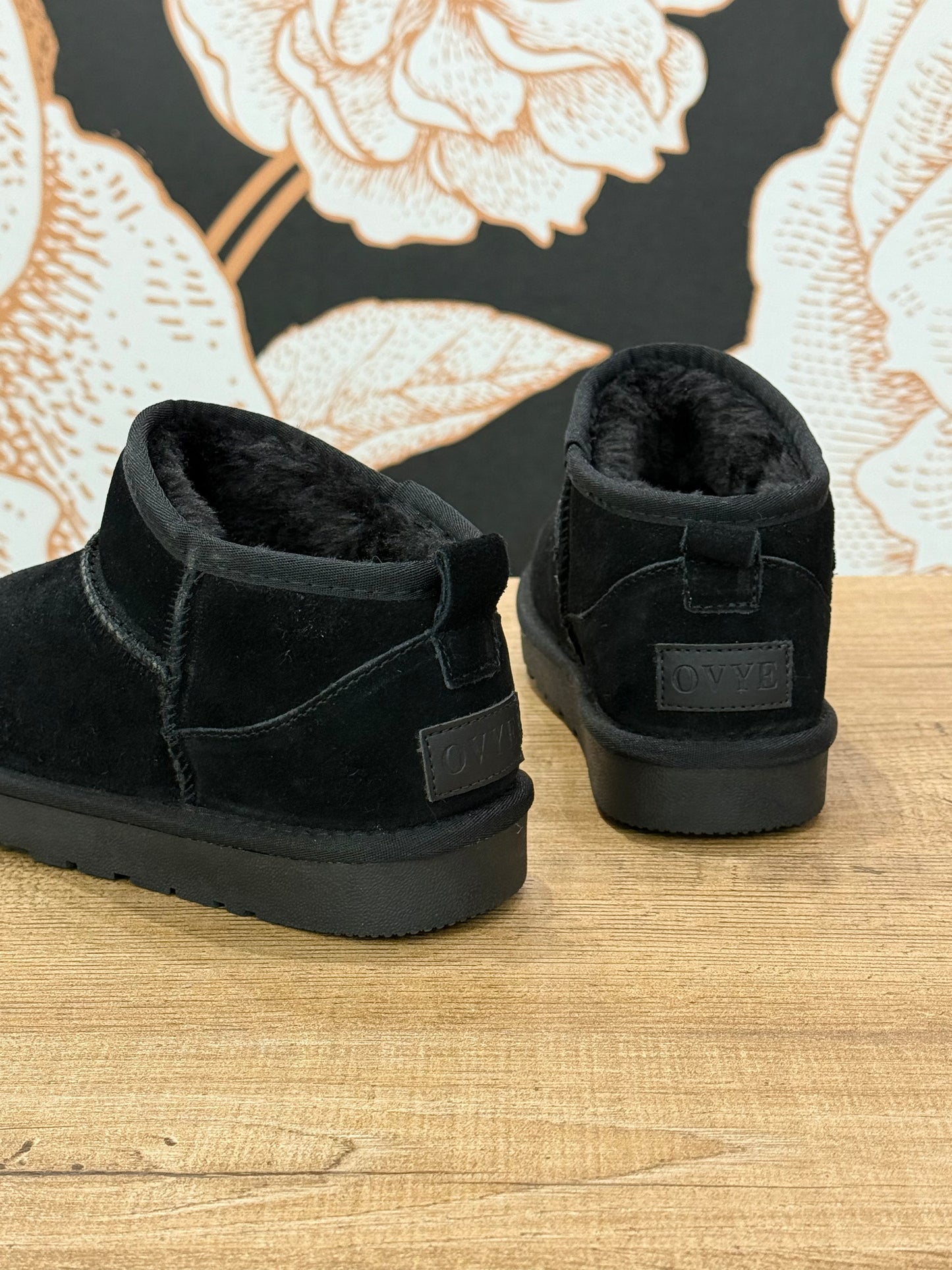 Stivaletto in camocio nero - Ovyé