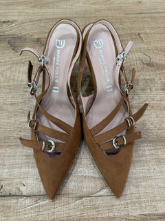 Slingback in suede con fibbie colore cuoio - Divine Follie