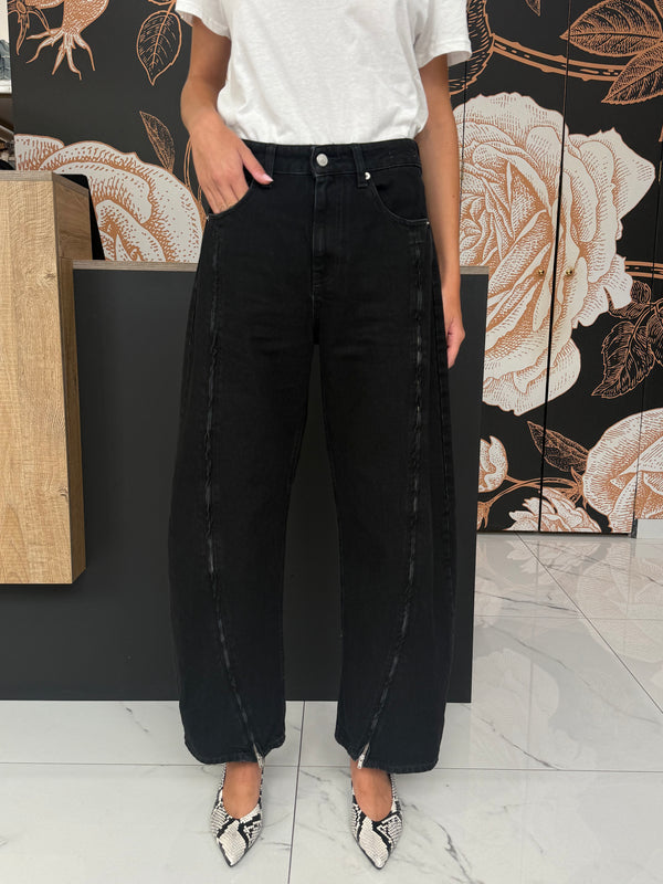 Jeans Barrel modello Naya con zip su tutta la lunghezza della gamba - Vicolo