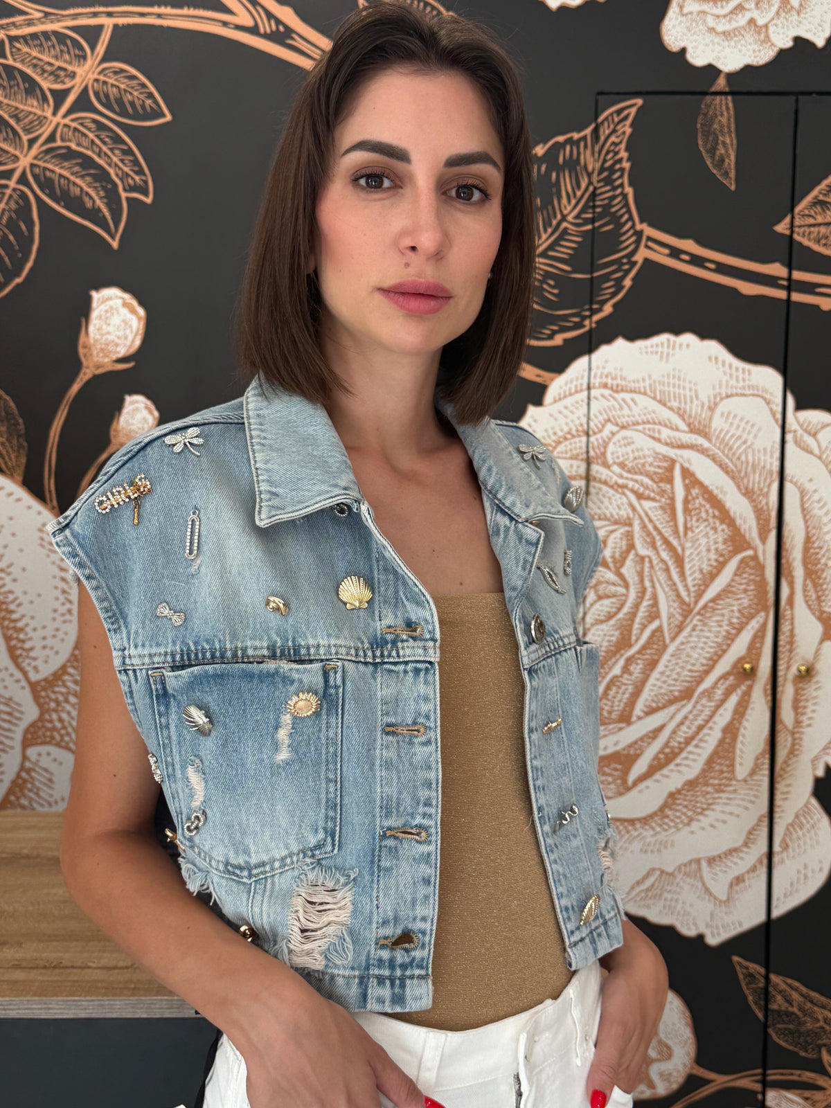 Gilet crop denim dettaglio applicazioni - Kontatto