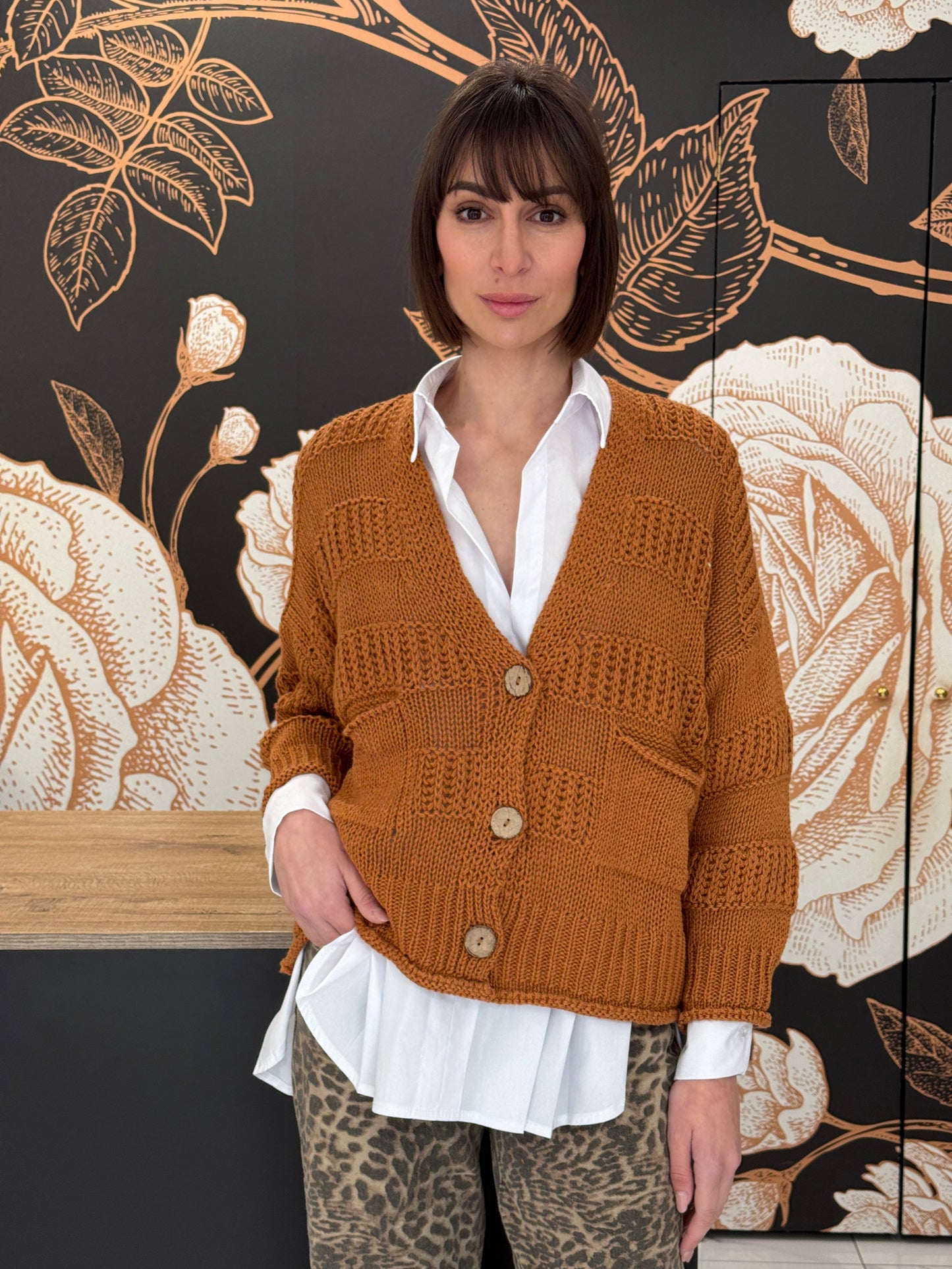 Cardigan in cotone a maglia lavorata e bottoni naturali tabacco - HAVEONE
