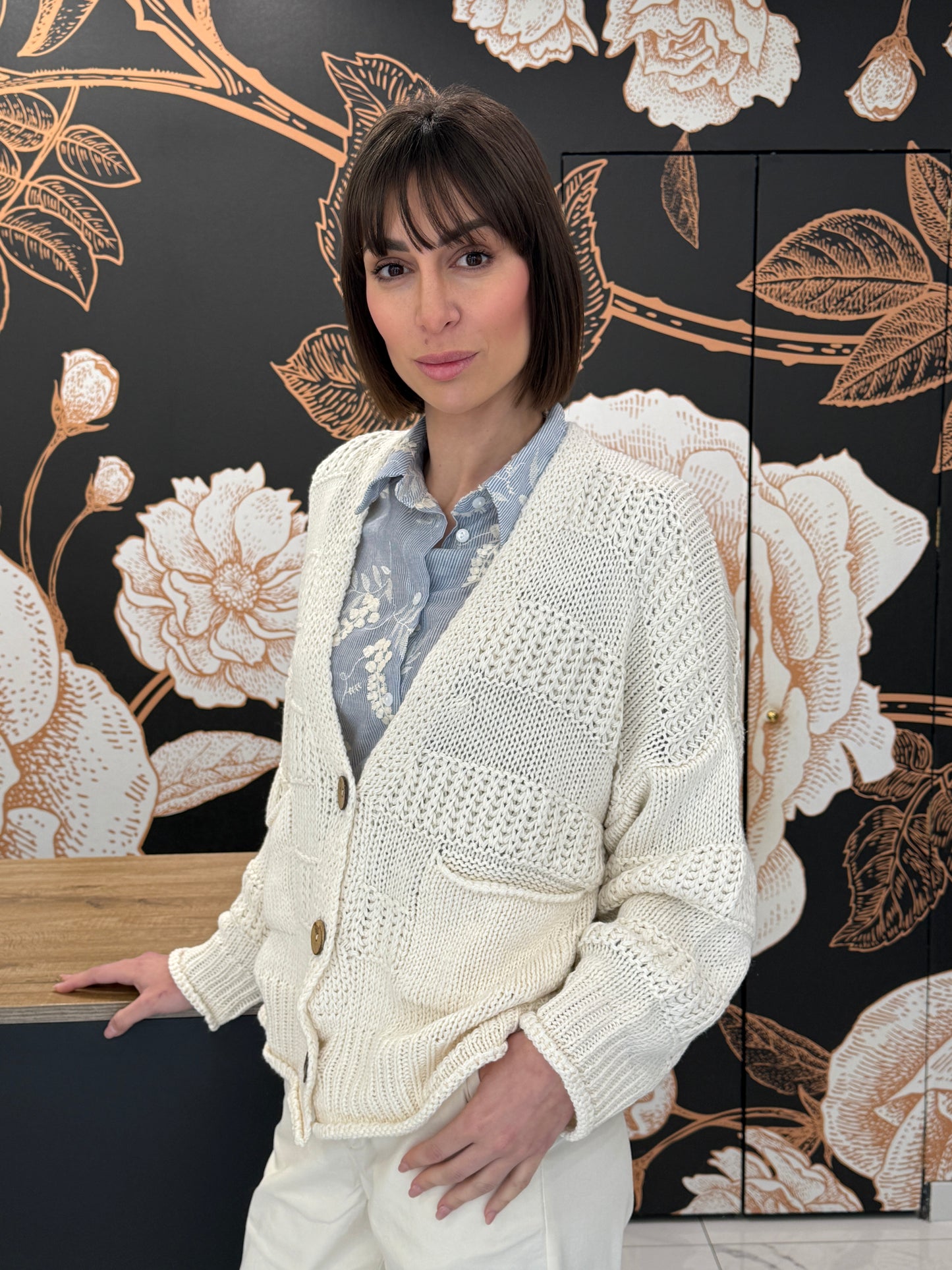 Cardigan in cotone a maglia lavorata e bottoni naturali calce- HAVEONE