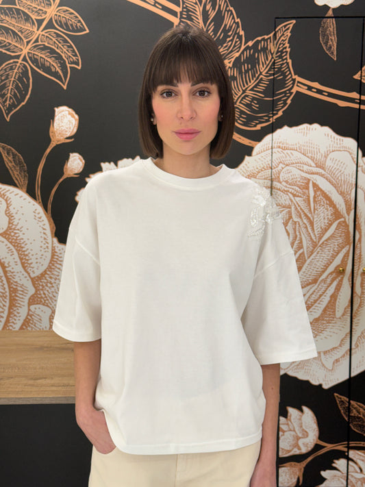 T-shirt bianca con applicazioni - Kontatto