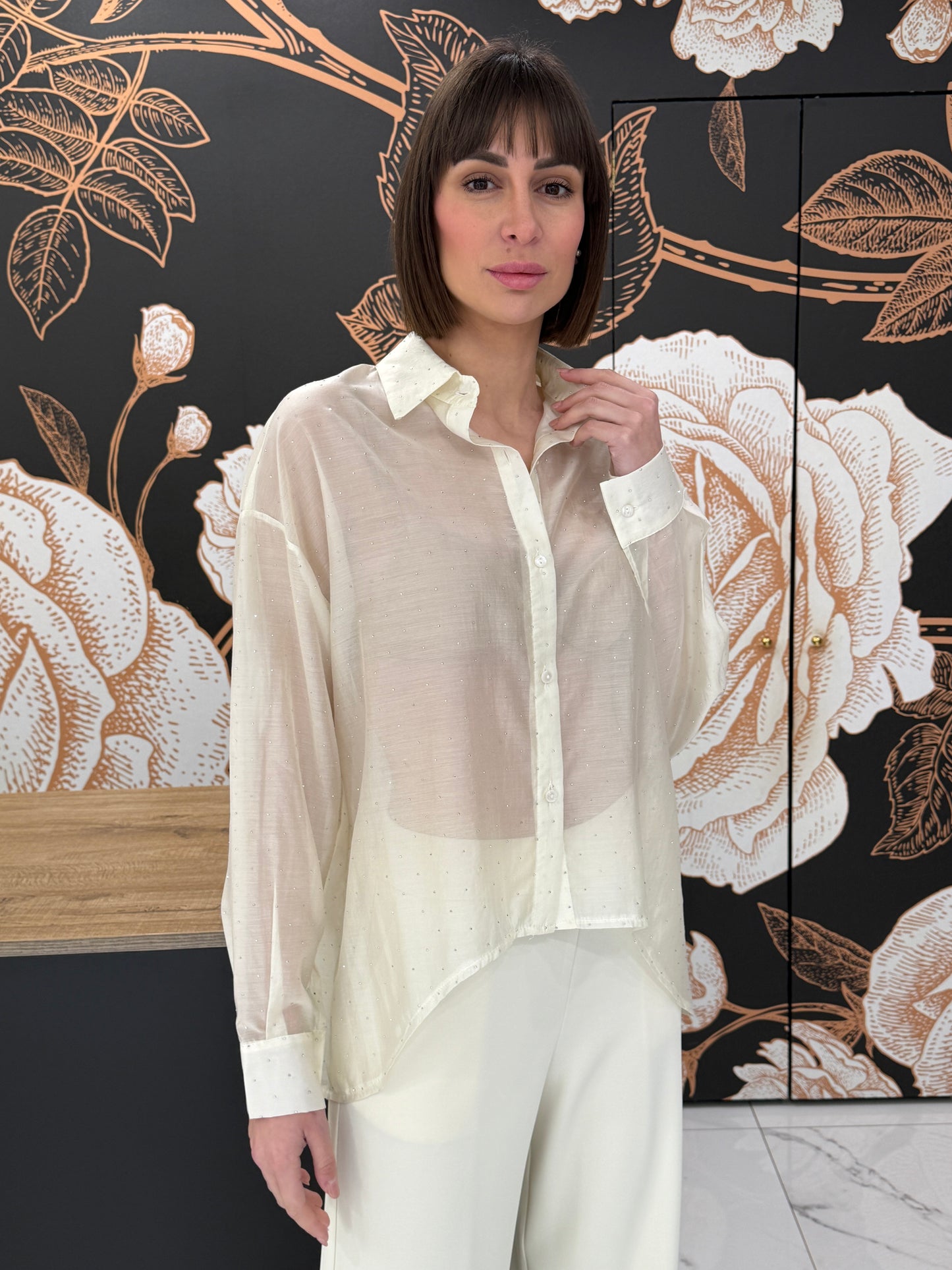 Camicia stondata avorio con strass - Kontatto
