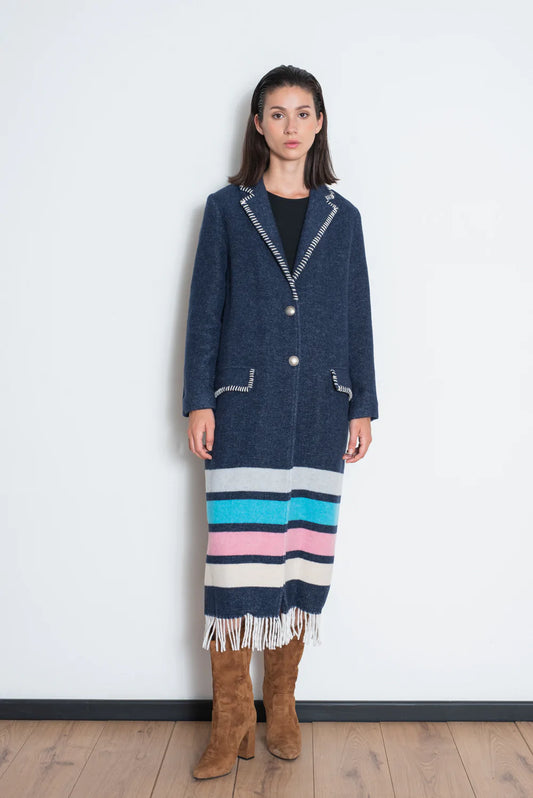 Cappotto blu a righe con frange