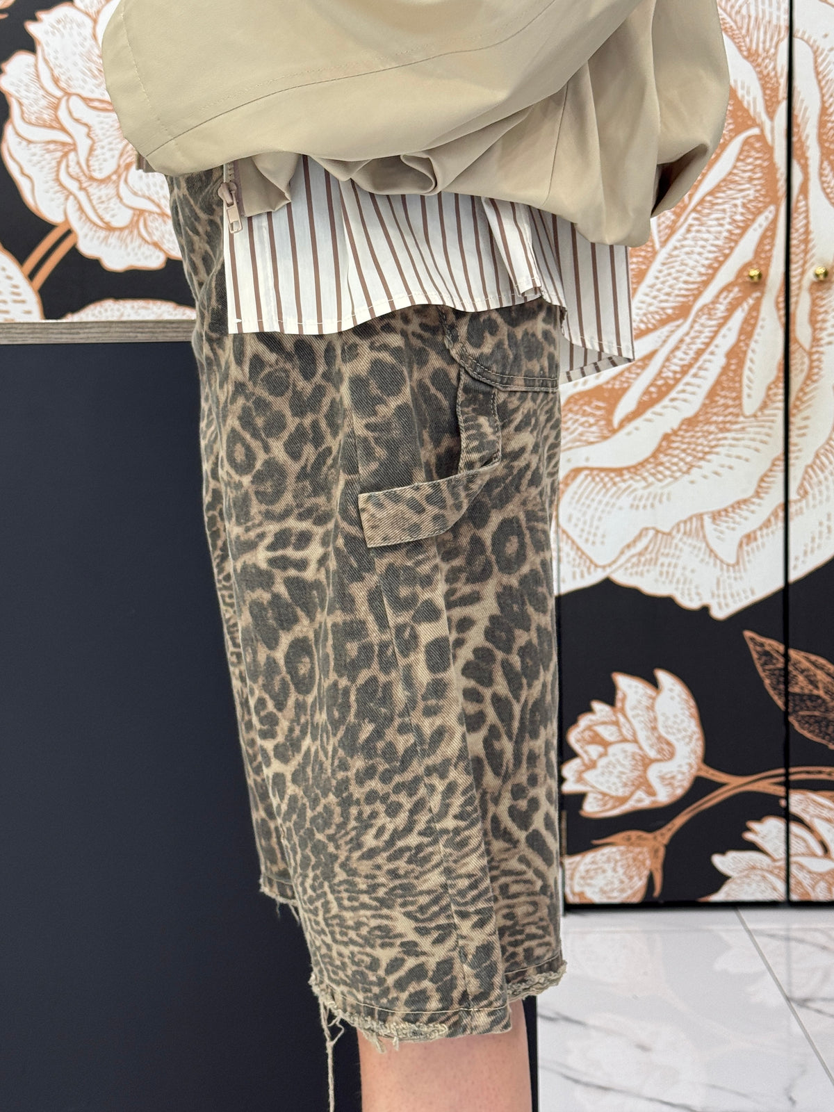 Bermuda cargo in denim animalier - Vicolo