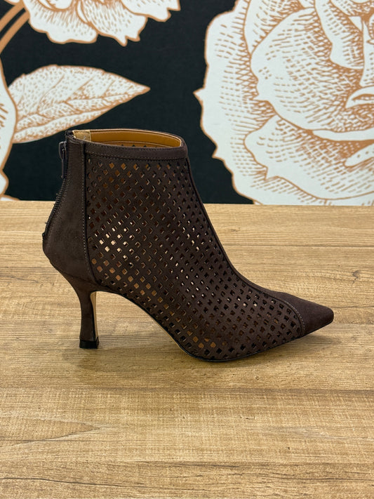 Stivaletto traforato in camoscio con zip moro - Ovyé