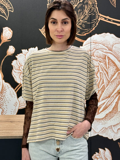 T-shirt a righe con dettaglio pizzo - Philia Loft