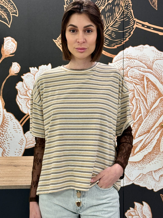 T-shirt a righe con dettaglio pizzo - Philia Loft