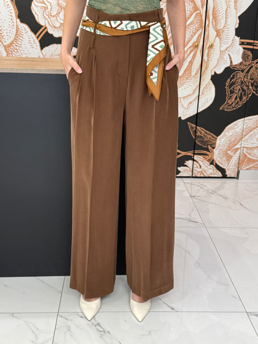 Pantalone con pinces e foulard cioccolato - Kontatto