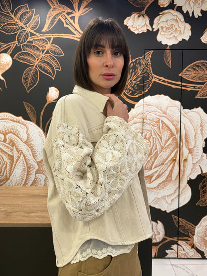 Giacca con maniche ricamate crochet - HAVEONE