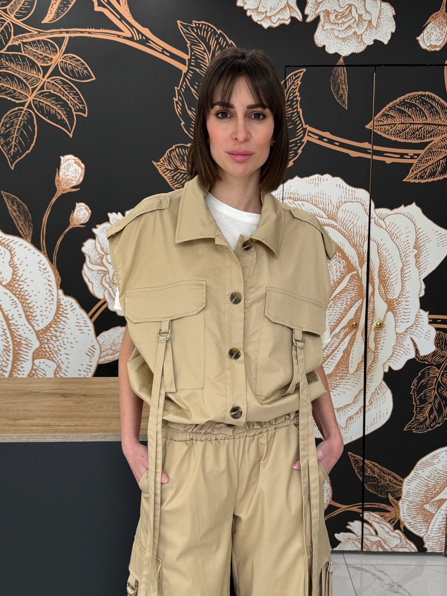 Gilet con tasconi beige- Philia Loft
