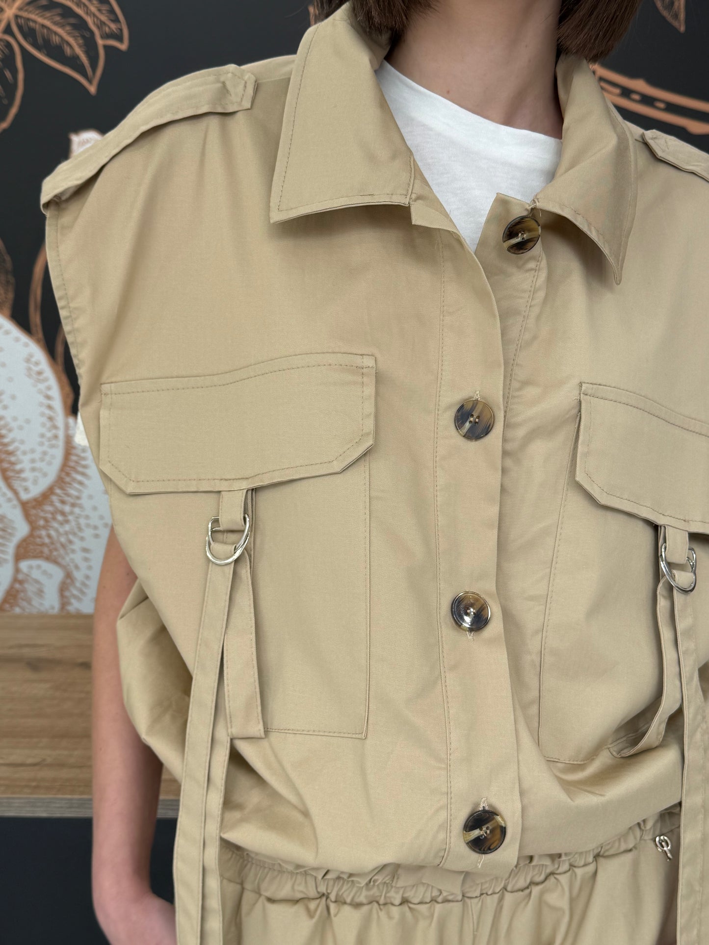 Gilet con tasconi beige- Philia Loft
