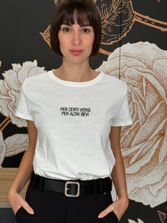 T-shirt maniche corte " Per certi versi, per altri bevi" - Vicolo