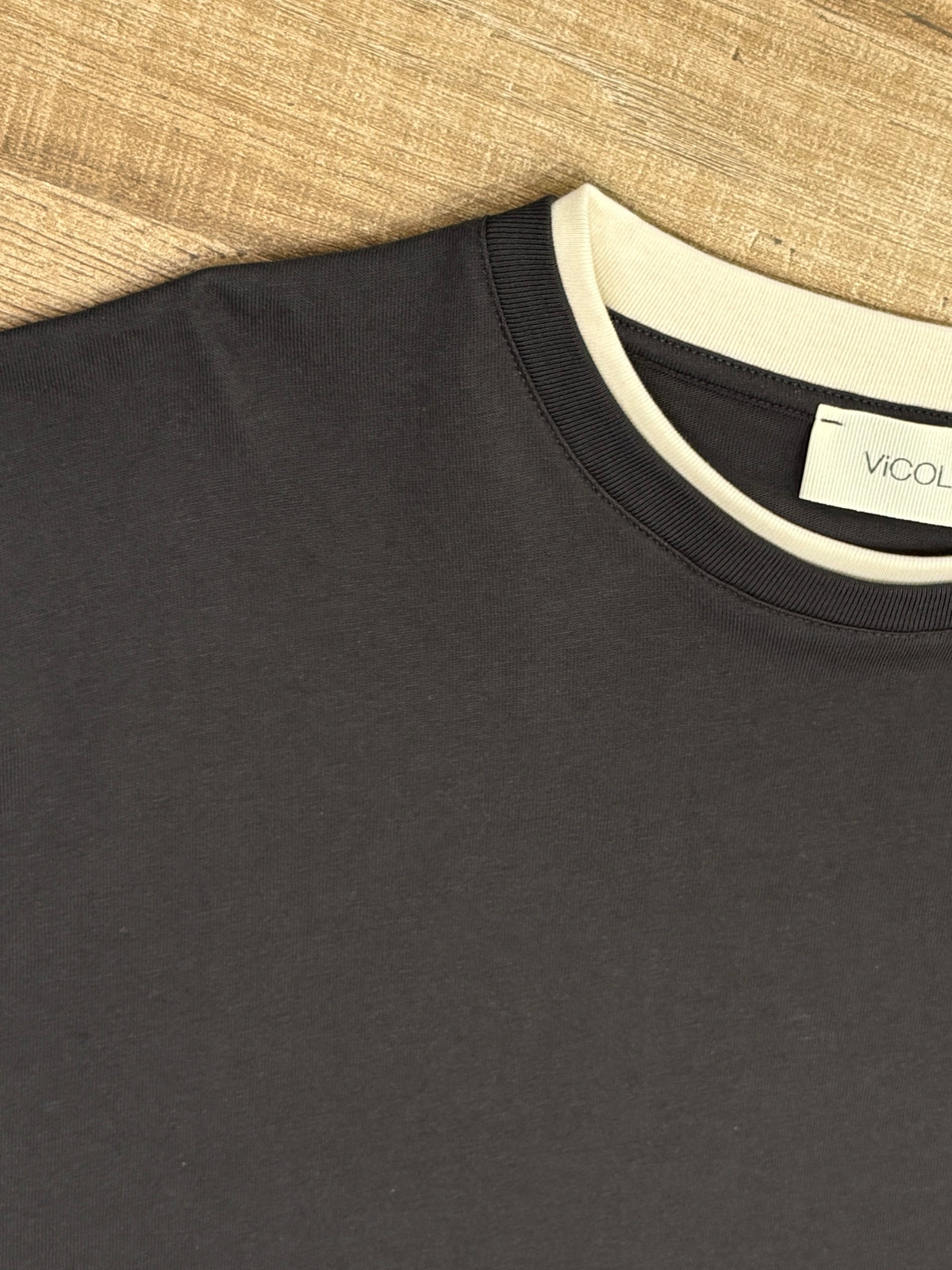 T-shirt doppia manica a contrasto di colore asfalto - Vicolo