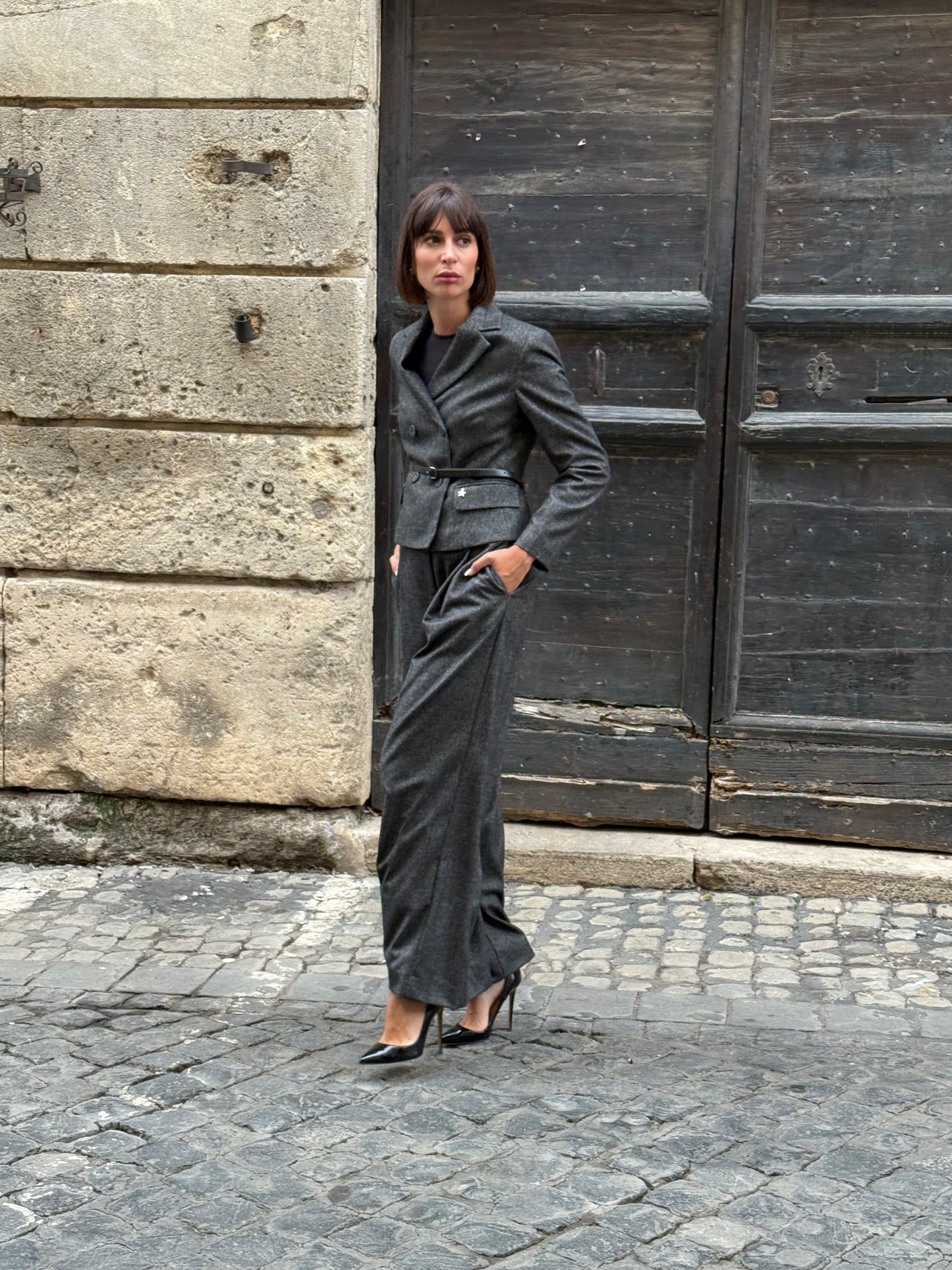 Completo sale e pepe con giacca doppiopetto crop - Souvenir Clubbing