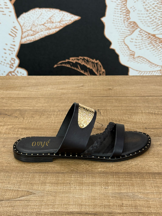 Sandalo in pelle nero con placca oro - Ovyè