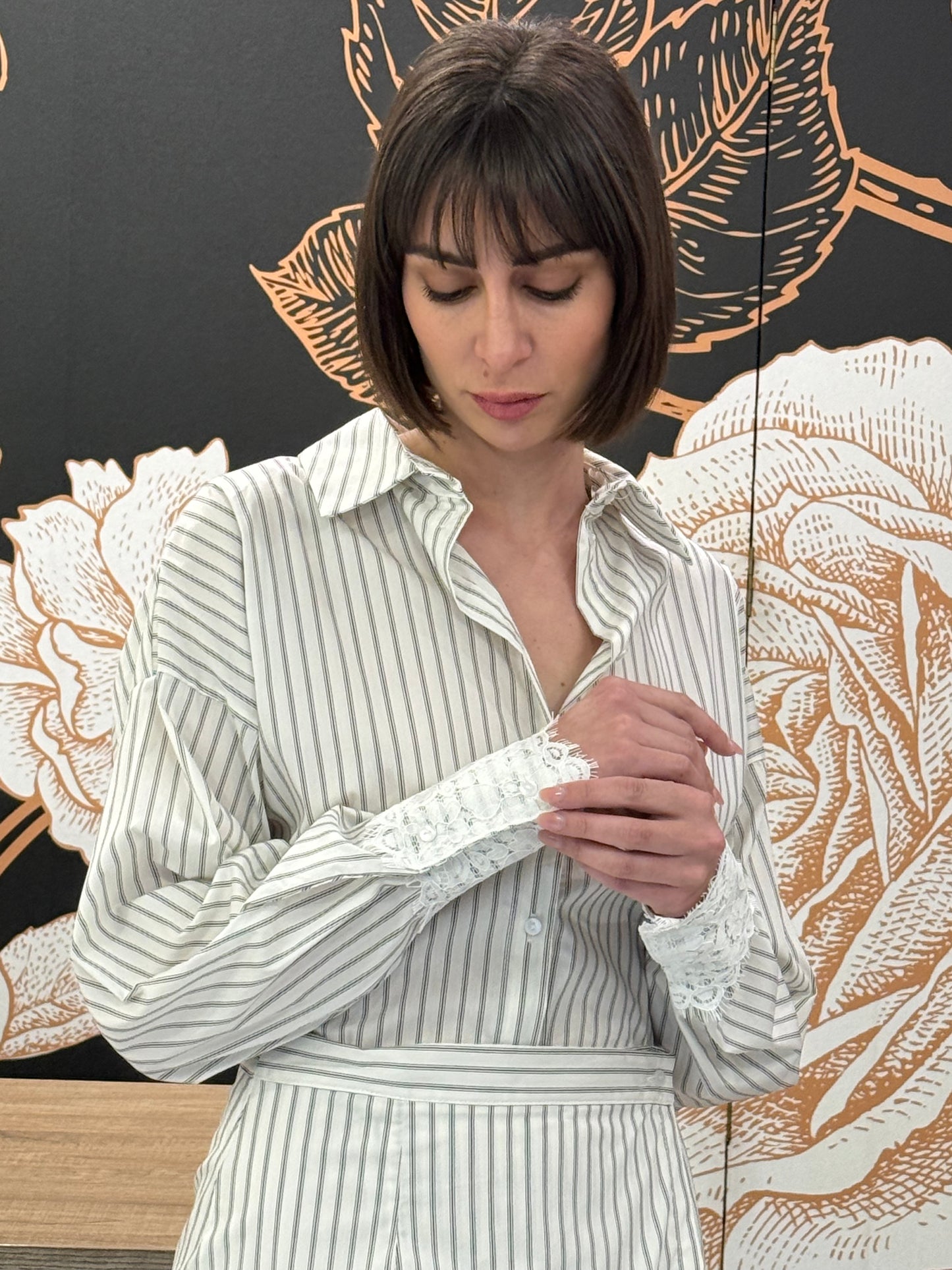 Camicia over gessata con pizzo - Kontatto