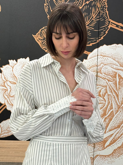 Camicia over gessata con pizzo - Kontatto