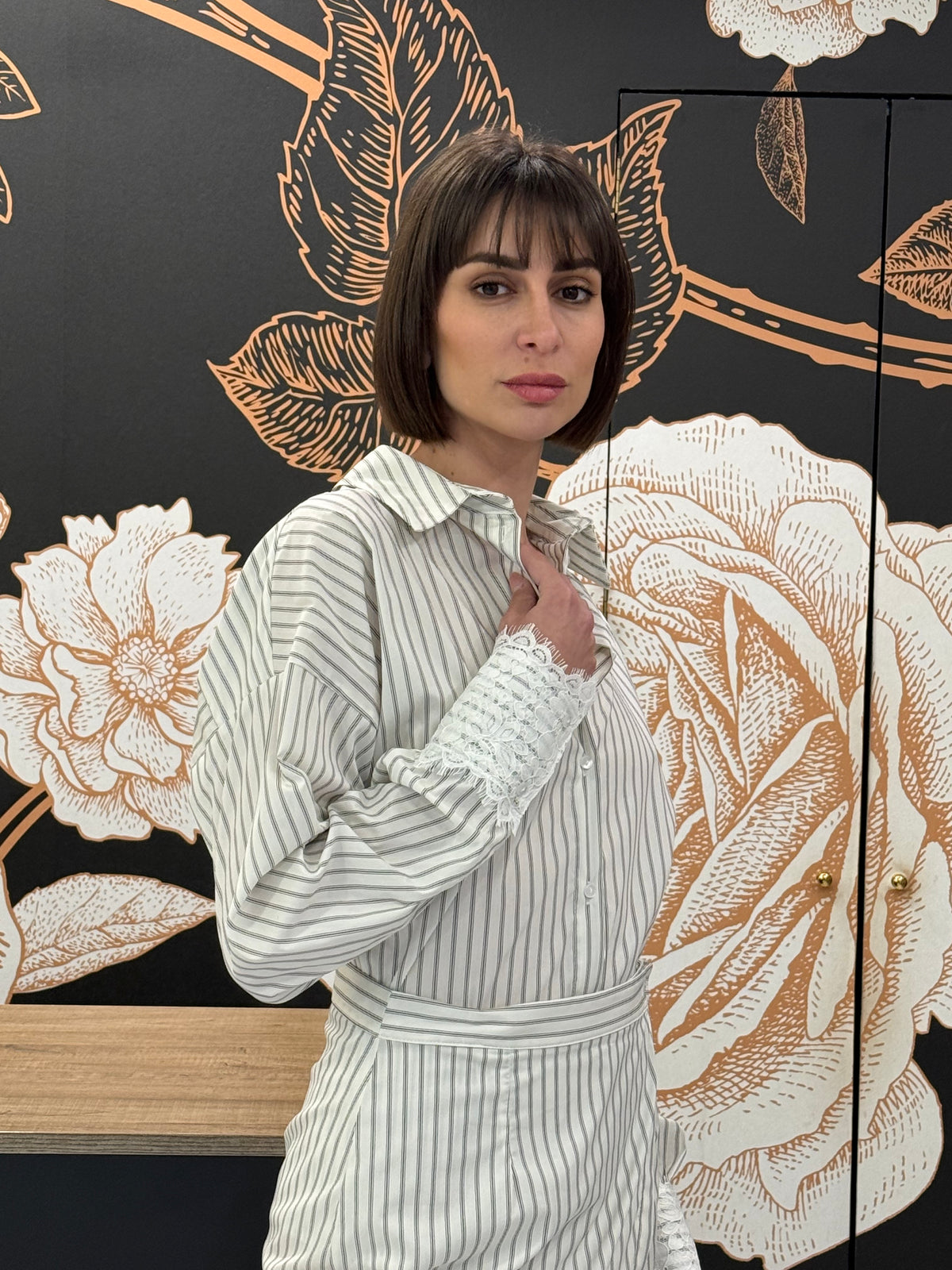 Camicia over gessata con pizzo - Kontatto