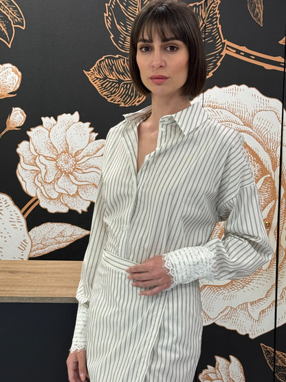 Camicia over gessata con pizzo - Kontatto