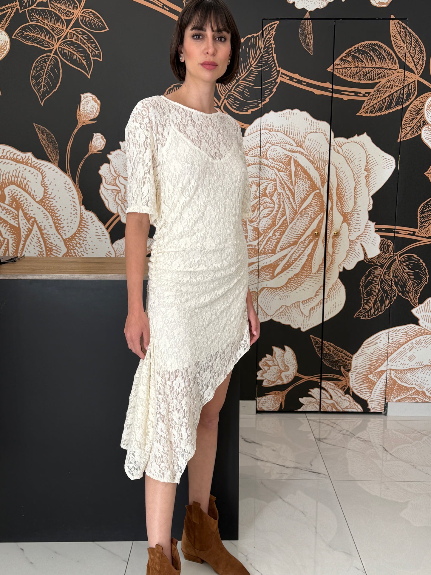 Abito asimmetrico in pizzo burro - HAVEONE